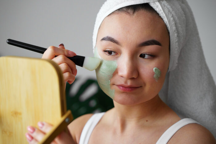 masker alami mencerahkan wajah