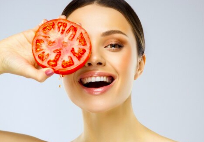 tomat untuk mencerahkan wajah